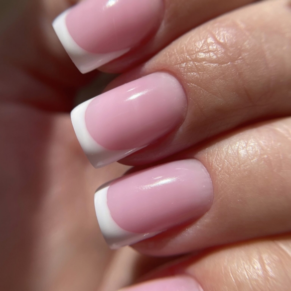 NAILSOFTHEDAY Bottle gel 03 –  light pink ultra-strong gel, 10 ml