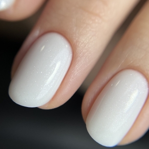 NAILSOFTHEDAY Bottle gel shimmer 01 – super strong milk... 2