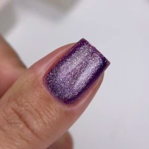 NAILSOFTHEDAY Gel polish Cat Eye 03 — purple cat eye gel polish with a fine sheen and a light reflective effect, overlapping in one layer, 6 ml